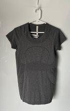 Load image into Gallery viewer, Lululemon Womens Gray Heather Swiftly Tech Short Sleeve T-Shirt Size 8