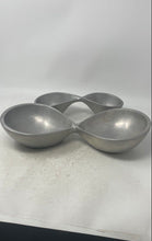 Load image into Gallery viewer, Set Of 2 Pcs Aluminum Metal Infinity Shaped Decorative Serving Bowls