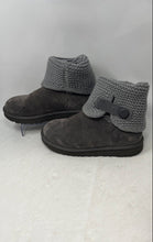 Load image into Gallery viewer, UGG Womens Shaina 1012534 Gray Round Toe Snow Boots Size 8