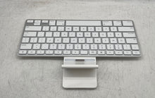 Load image into Gallery viewer, Apple iPad Model A1359 White Portable Standard Keyboard Dock Not Tested