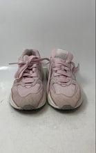Load image into Gallery viewer, New Balance Womens 57/40 Pink Low Top Lace-Up Sneaker Shoes Size 8