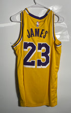 Load image into Gallery viewer, Nike Mens Yellow NBA Los Angeles Lakers 23 LeBron James Basketball Jersey Size M