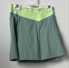 Load image into Gallery viewer, Lululemon Womens Green Front Pockets V-Waist Mid-Rise Tennis Mini Skirt Size 2