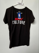 Load image into Gallery viewer, New Era Womens Black Short Sleeves Miami Heat Butler #22 NBA T-Shirt Sz M W/ Tag