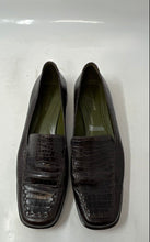 Load image into Gallery viewer, Ann Taylor Womens Dark Brown Croc Embossed Slip-On Loafers Shoes Size 9M
