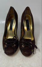 Load image into Gallery viewer, Steve Madden Womens Brown Suede Round Toe Pump Heels Size 8 M