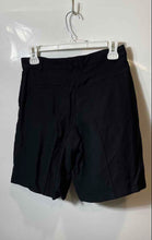 Load image into Gallery viewer, H&M Womens Black Slash Pockets Stretch Pleated Front Chino Shorts Size 2