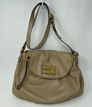 Load image into Gallery viewer, Authentic Marc By Marc Jacobs Womens Classic Q Natasha Beige Crossbody Purse