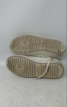 Load image into Gallery viewer, Michael Kors Womens Emmett White Monogram Embossed Lace-Up Sneaker Shoes Size 7M