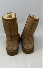 Load image into Gallery viewer, UGG Womens Classic Short II 1016223 Khaki Pull-On Round Toe Snow Boots Size 6