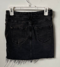 Load image into Gallery viewer, Zara Womens Black Denim Dark Wash Raw Hem 5-Pocket Design Mini Skirt Size Small