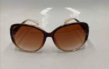 Load image into Gallery viewer, Women's Translucent Brown Sunglasses With Case