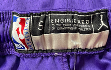 Load image into Gallery viewer, Nike Youth Purple & Black Los Angeles Lakers NBA Basketball Shorts Size S
