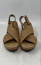 Load image into Gallery viewer, Clarks Womens Annadel Eirwyn Beige Open Toe Wedge Heel Slingback Sandals Size 7W