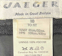 Load image into Gallery viewer, Jaeger Womens Black Pleated Side Zip Midi Straight & Pencil Skirt Size 18
