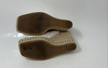 Load image into Gallery viewer, Karl Lagerfeld Paris Womens Corissa White Slip-On Espadrille Sandals Size 5.5
