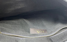 Load image into Gallery viewer, Erik Womens Black Leather Inner Pocket Envelope Shoulder Strap Clutch Bag