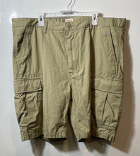 Load image into Gallery viewer, Levi Strauss & Co. Mens Beige Pockets Flat Front Cotton Cargo Shorts Size 44