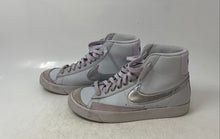 Load image into Gallery viewer, Nike Kids Blazer Mid '77 DA4086-010 White Silver Lace-Up Sneaker Shoes Size 6Y