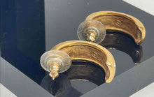 Load image into Gallery viewer, Authentic Swarovski Women's Gold Tone Earring