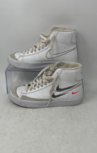 Load image into Gallery viewer, Nike Boys Blazer Mid 77 SE DO6487-100 White Lace-Up Sneakers Shoes Size 5Y