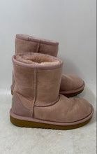 Load image into Gallery viewer, UGG Unisex Kids Classic II 1017703K Pink Round Toe Pull-On Snow Boots Size 13C