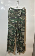 Load image into Gallery viewer, J.Crew Womens Green Camouflage Flat Front Pockets Button-Fly Chino Pants Size 00