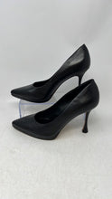 Load image into Gallery viewer, Vince Camuto Womens Black Leather Pointed Toe Slip-On Pump Heels Size 7.5 M