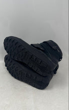 Load image into Gallery viewer, Timberland Baby Boys Black Leather Round Toe Hook And Loop Snow Boots Size 5.5