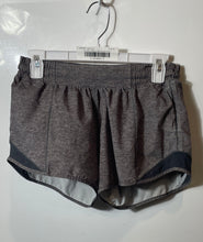 Load image into Gallery viewer, Lululemon Womens Gray Elastic Waist Activewear Pull-On Athletic Shorts Sz 4 Tall