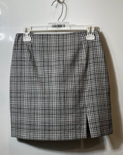 Load image into Gallery viewer, Zara Womens Black White Plaid Regular Fit Back Zipper Short Mini Skirt Size S