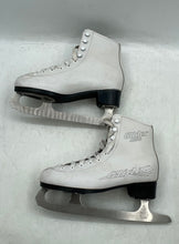 Load image into Gallery viewer, Lake Placid Womens Glider 4000 White Lace-Up Ice Figure Skates Size 5