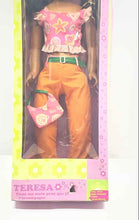 Load image into Gallery viewer, Teresa Tiens Ma Main Pour Que Je T'accompagne Fashion Doll w/ Baby Powder Scents