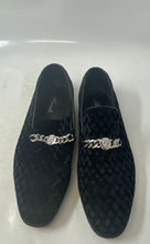 Load image into Gallery viewer, Amali Mens Black Velvet Lion Head Piece Slip-On Loafer Shoes Size 11