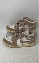 Load image into Gallery viewer, Nike Girls Air Jordan 1 Mid SE FN7493-161 White And Pink Sneakers Shoes Sz 1.5Y