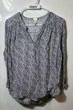 Load image into Gallery viewer, H&M Womens White Blue Floral Long Sleeve V-Neck Casual Blouse Top Size Large