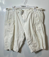 Load image into Gallery viewer, Armani Exchange Mens White Light Wash Zip Pockets Jeans Shorts Size 36
