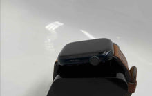 Load image into Gallery viewer, Apple Watch Serie 8 45mm Power On / Locked For Parts (NCL)