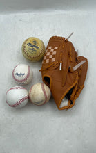 Load image into Gallery viewer, Unisex Brown Professional Baseball Glove With Mixed 4 Pcs Balls
