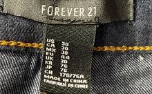 Load image into Gallery viewer, Forever 21 Womens Blue Denim Dark Wash Stretch Pockets Skinny Jeans Size 30