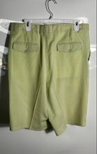Load image into Gallery viewer, Studio Milano Mens Green Pleated Front Pockets Regular Fit Chino Shorts Size 38R
