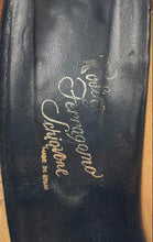 Load image into Gallery viewer, Authentic Rosina Ferragamo Womens Maxwell Dark Blue Slip-On Pump Heels Size 8.5M