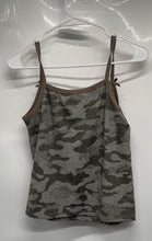 Load image into Gallery viewer, Forever 21 Womens Green Sleeveless Scoop Neck Pullover Tank Top Size Medium