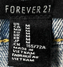 Load image into Gallery viewer, Forever 21 Womens Blue Denim Pockets Stretch Cut-Off Short Size Medium