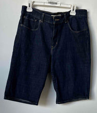 Load image into Gallery viewer, Levi's Womens Blue Denim Stretch Pockets Classic Bermuda Shorts Size 31