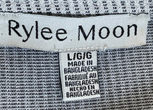 Load image into Gallery viewer, Rylee Moon Womens Gray Striped Sleeveless Crew Neck Blouse Top Size Large