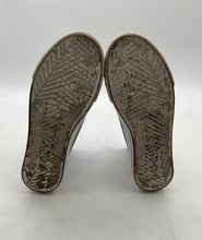 Load image into Gallery viewer, Rock & Candy By Zigi Womens Kassiani FT22203-02 Gray White Sneakers Shoes Size 7