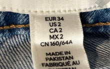 Load image into Gallery viewer, H&M Womens Blue Denim Regular Fit Medium Wash Pockets Mom Jeans Size 2