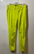 Load image into Gallery viewer, 2b Bebe Womens Green Stretch Denim Pockets Skinny Leg Jeans Size 27
