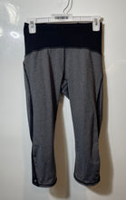 Load image into Gallery viewer, Lululemon Womens Black & Gray Train Time Pull-On Cropped Leggings Size 6